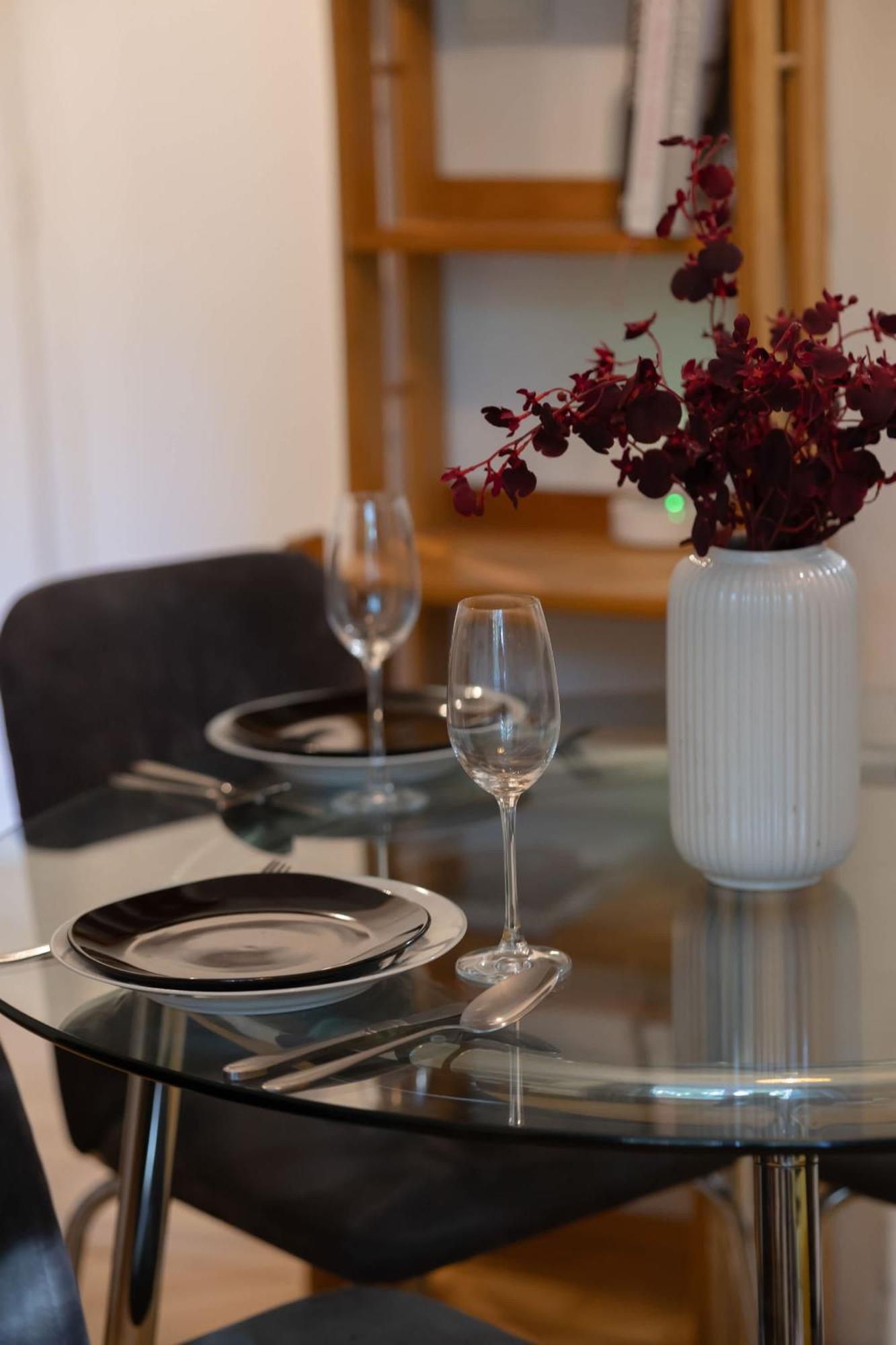 Exceptional For 4 People By Renters Apartament